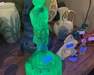 CAMBRIDGE GLASS DRAPED LADY FLOWER FROG IN LIGHT EMERALD GREEN URANIUM GLASS