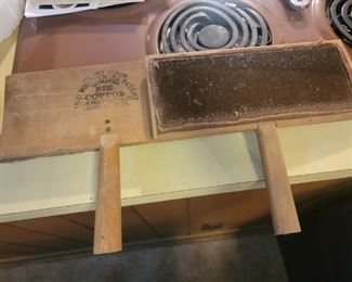 OLD WHITTEMORE NO.10 COTTON CARDERS