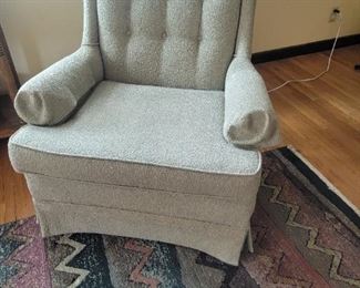 COMFY STATIONARY CHAIR