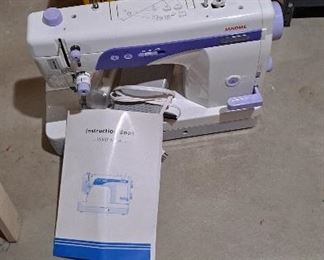 Jamone sewing machine and quilters table set