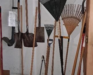 Lawn yard tools