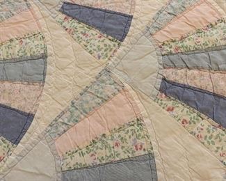 #180 Victorian fan quilt, twin; pristine condition $65