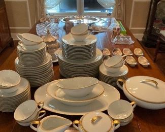 #156 90 piece Noritake 5182 Bradford (12 full place settings with 1 dinner plate chipped) plus serving pieces $425