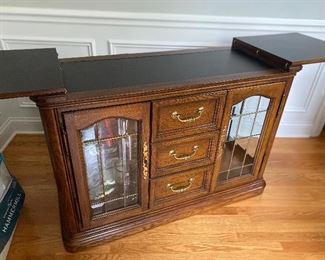 Thomasville server cabinet - 47x18x32 - $100   Buffet located in Libertyville.    Call or text Joanne at 708-890-4890 to schedule your appointment to view and purchase!