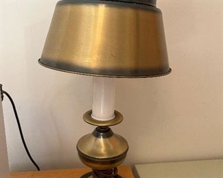 Table lamp