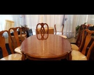 Queen Anne Dining Table 