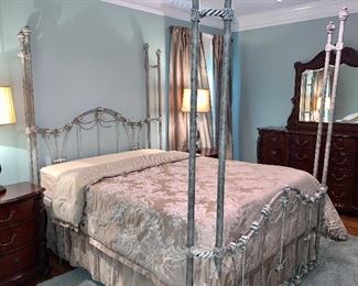Queen poster bed w/o mattress