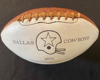 1971 Cowboys Football - Original team signatures are faded out.