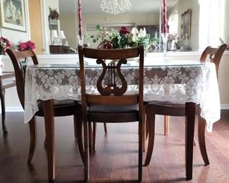 Antique Marietta Chair Co Dining Table & Chairs