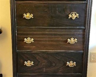 Antique Chest of Drawer 
