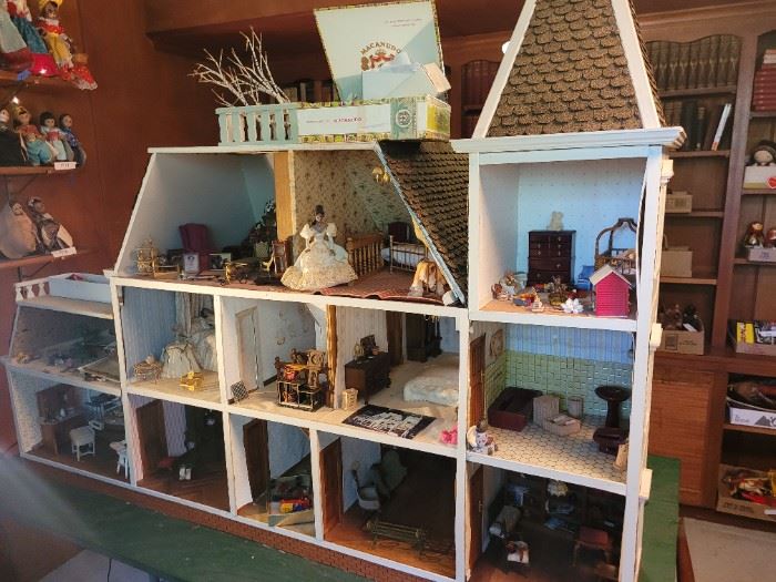 XL Victorian dollhouse on table