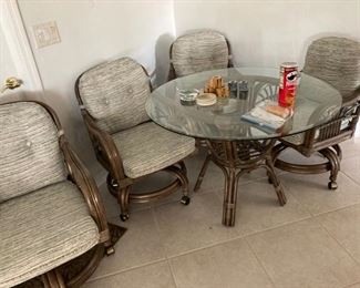 VERY NICE CONDITION DINETTE SET