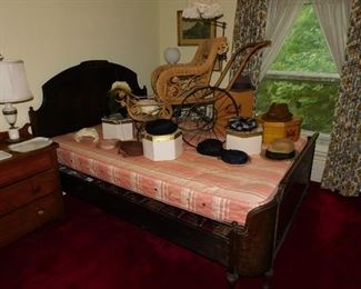 Wicker Buggy with Sun Parasol and HATS !