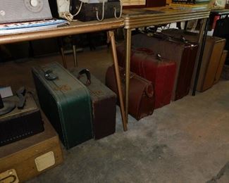 Garage Luggage 