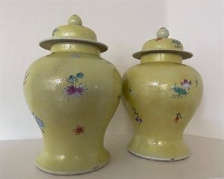 Pair of pretty yellow ginger jars 