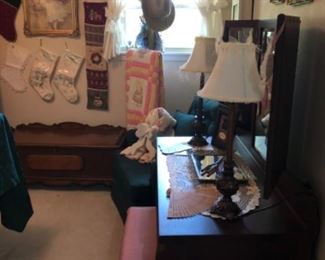 Dresser, Hall Tree, Quilt