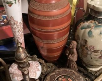 Antiques, vases, decor 