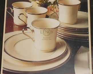 Lenox Solitaire Pattern - 8 Place Settings 