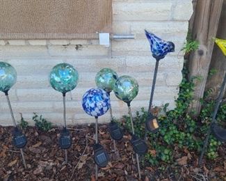 Solar garden lights