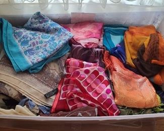 Pashminas, silk scarves, shawls
Talbots plus more TOP brands