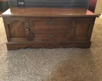 Lane Cedar Chest 48in W x 18.5in D x 20.25in H