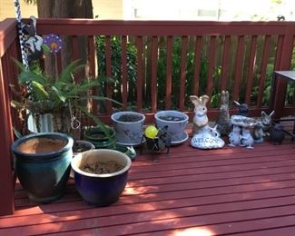 Garden Pots and Yard Art/Decor
