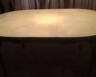 Table Top Pads on Dining Table