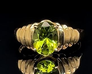 Oval Peridot Solitaire Scalloped Ring 14k Gold