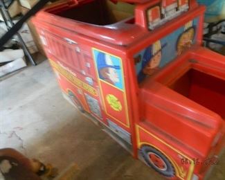 vintage toy box
