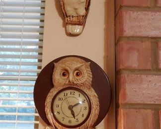 Owl Moving Eyes Clock by United - Owl Wallpocket