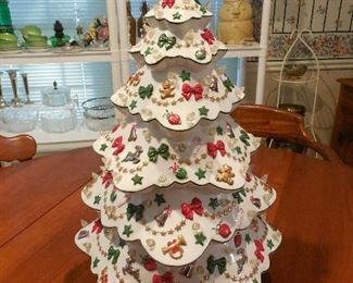 Danbury Mint Christmas Magic Lighted Ceramic Christmas Tree