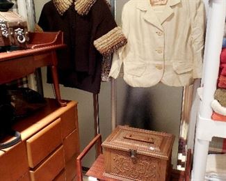 Vintage Women's Clothing