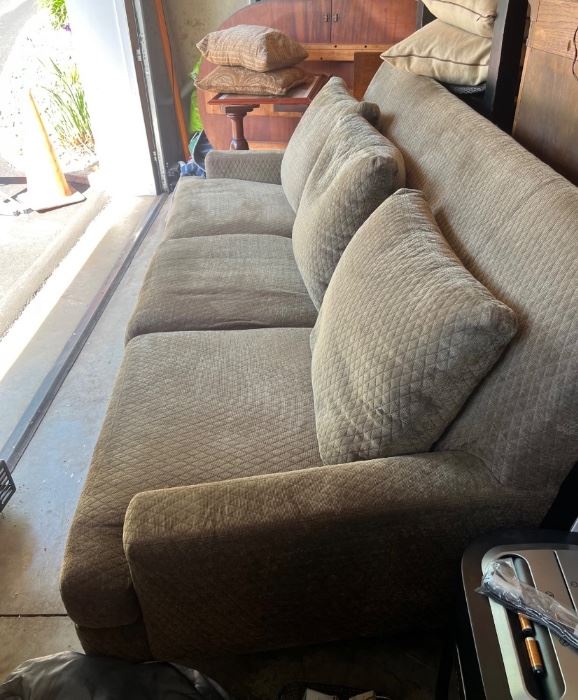 LIVINGSTON, NJ ESTATE SALE in Livingston, NJ starts on 8/14/2022