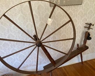 Antique spinning wheel – with every single part, a rarity. Spool, flyer frame