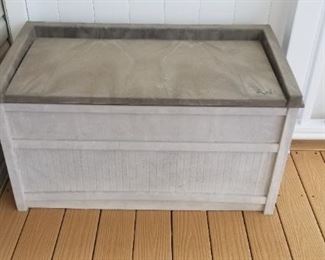 Storage chest