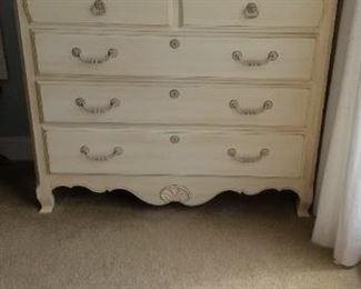 Pretty dresser