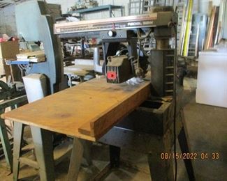 Radial arm saw
