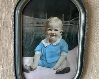 Convex glass bubble frame