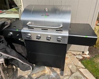 Like new Char Broil