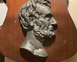 Wall plaque of Abe Lincoln