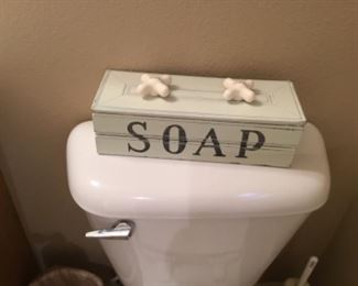 Soap box container