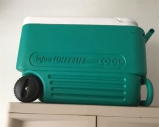 Ice ches with wheels