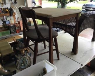 Garage- small table with 2 chairs