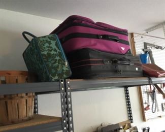 Garage - suitcases - sets