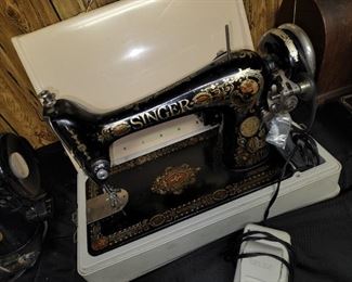 Vintage & antique Singer sewing machines