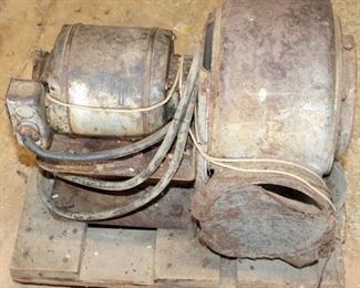 72 - Vintage Electric Motor 13 x 14 x 18