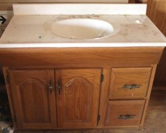 75 - Cabinet Sink Fixture 33 x 37 x 19