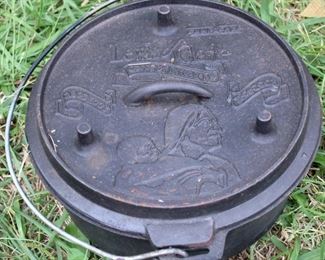 90 - Cast Iron Pot w/ lid- Camp Chef 10 x 14