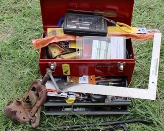 93 - Toolbox w/ Assorted contents 10 x 19 x 9