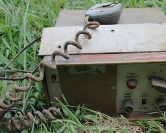 101 - CB Radio 6 x 10.5 x 9.5